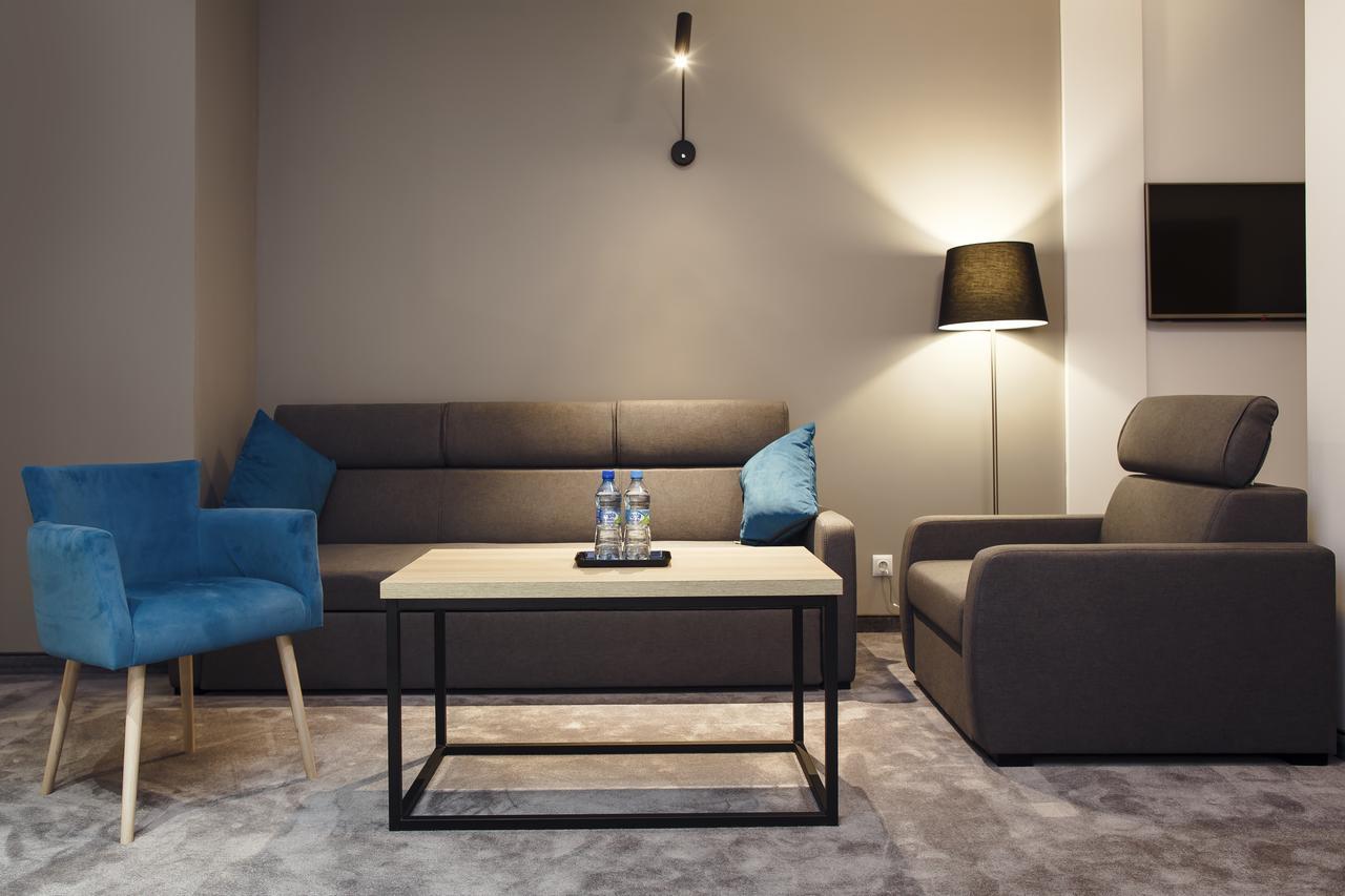 Hotel Czarny Staw à Aleksandrów Łódzki Extérieur photo