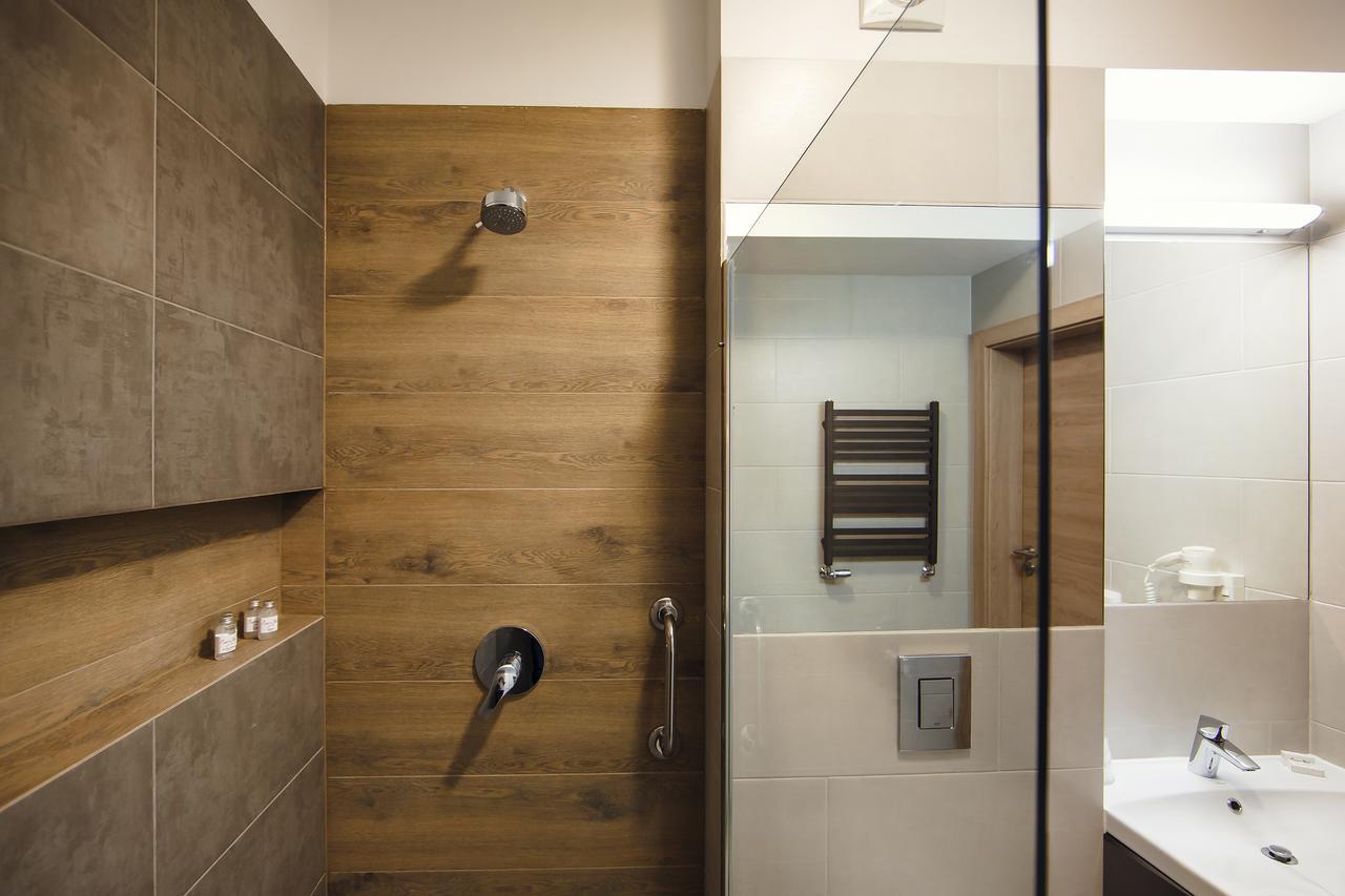 Hotel Czarny Staw à Aleksandrów Łódzki Extérieur photo