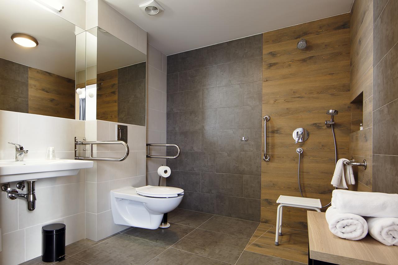 Hotel Czarny Staw à Aleksandrów Łódzki Extérieur photo