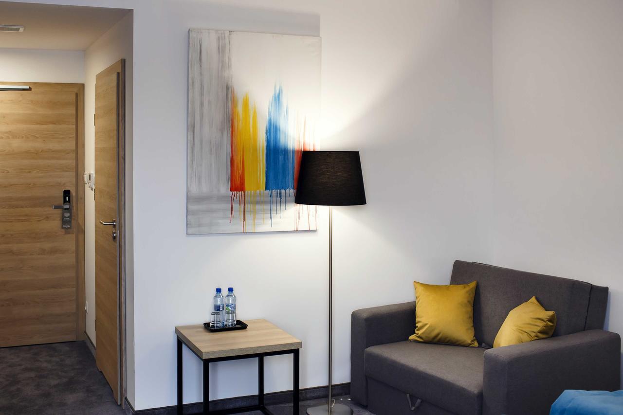 Hotel Czarny Staw à Aleksandrów Łódzki Extérieur photo